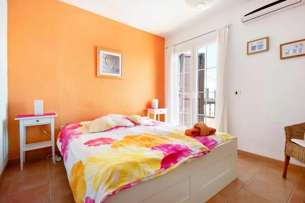 Apartament Casa Sarita - Farbenfrohes Ferienhaus Chayofa