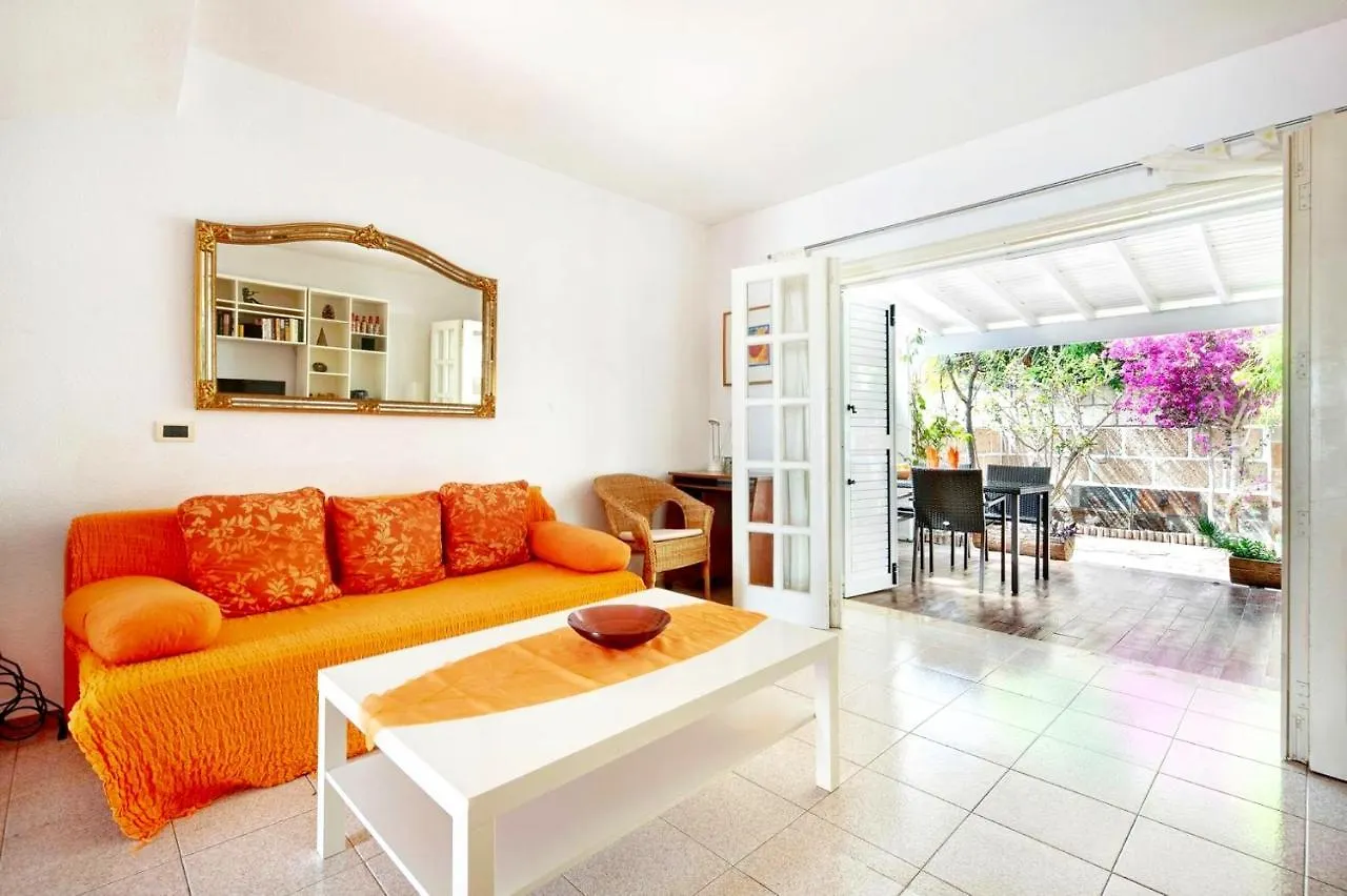 Casa Sarita - Farbenfrohes Ferienhaus Chayofa