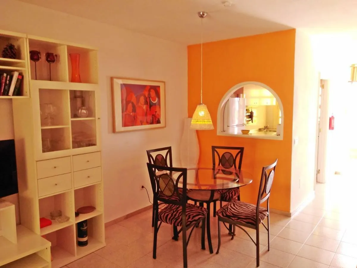 Casa Sarita - Farbenfrohes Ferienhaus Chayofa