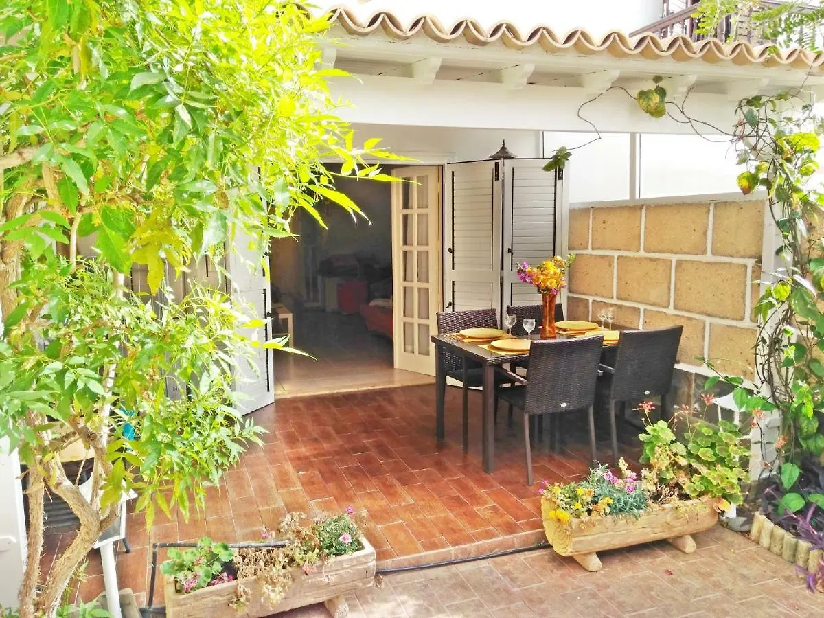 Casa Sarita - Farbenfrohes Ferienhaus Chayofa